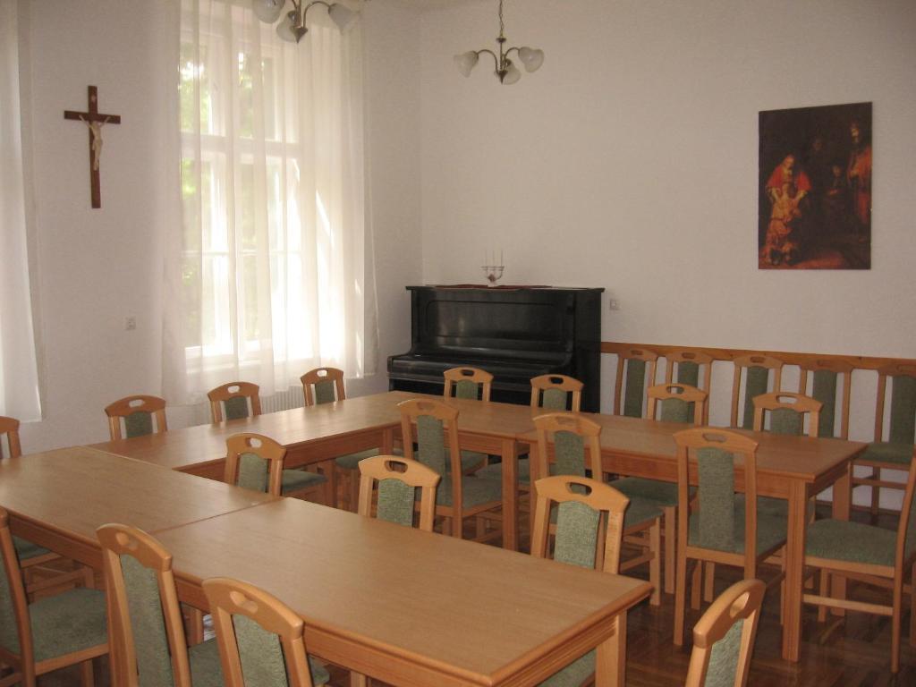 Mater Salvatoris House Hotel Godollo Exterior photo